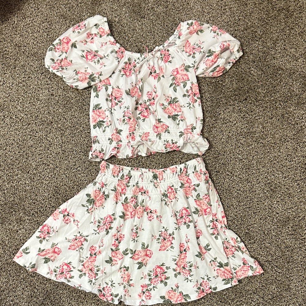 Flowered skirt and shirt